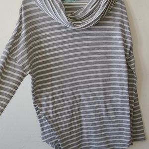 5/$30 Tunic length long sleeve dollman top